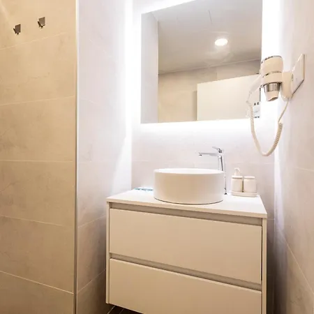 Cortes Suites By Concept Flats Valencia Exterior photo